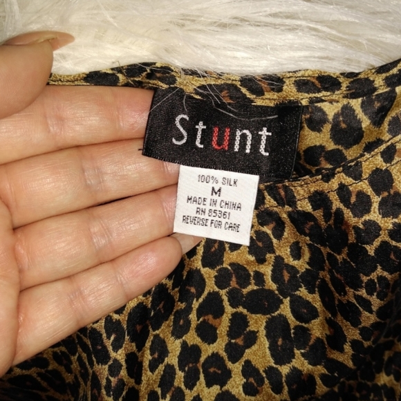 Stunt leopard print 100% silk tank top size M. - Picture 3 of 6